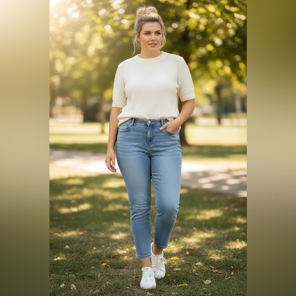 Judy Blue Medium Wash Slim Fit Stretch Jeans Women’s Plus Size 14W - Picture 3 of 15